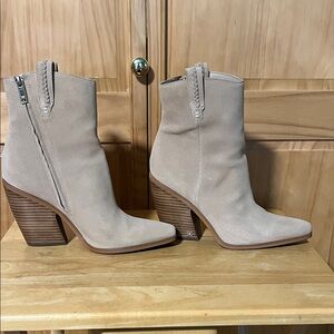 Sam Edelman Cream Heeled Boots